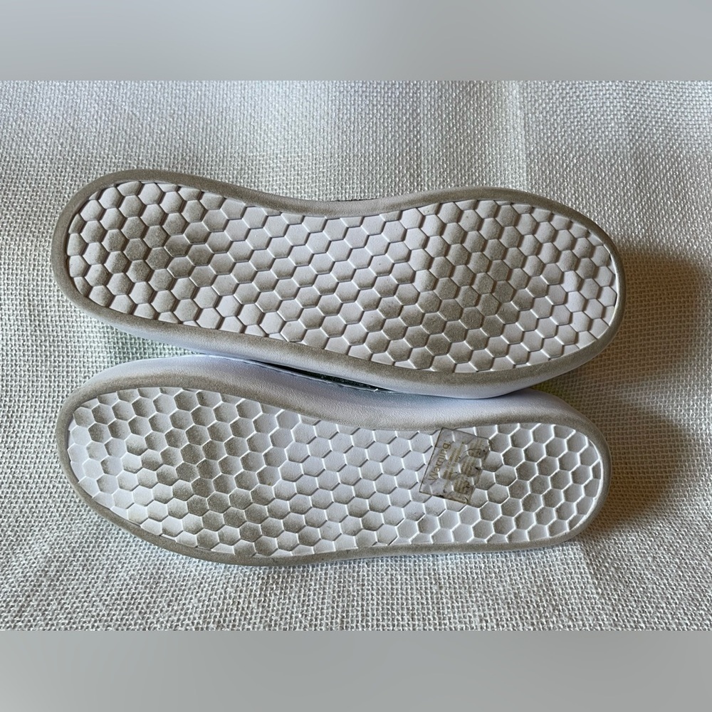 MKS white sneaker with stars and sparkle - Picture 4 of 11